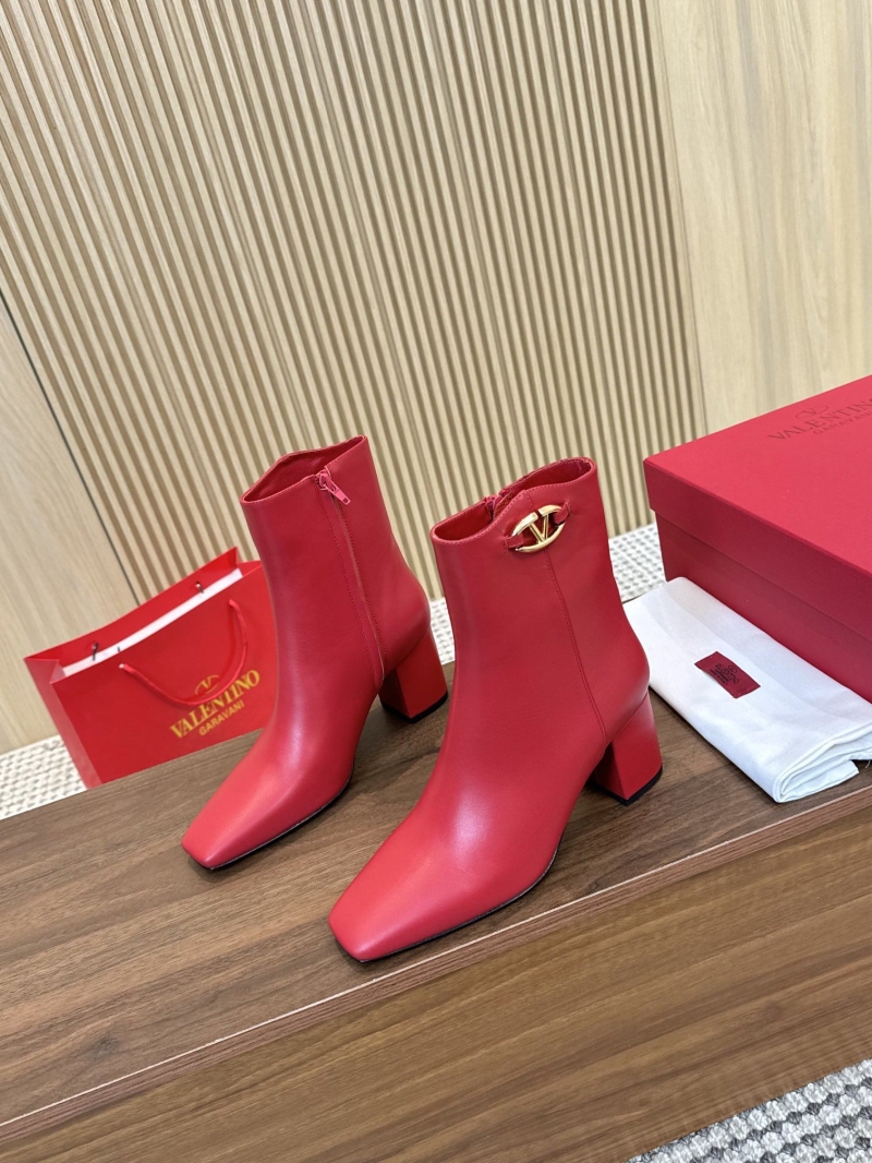 Va1e*ntin0 boots